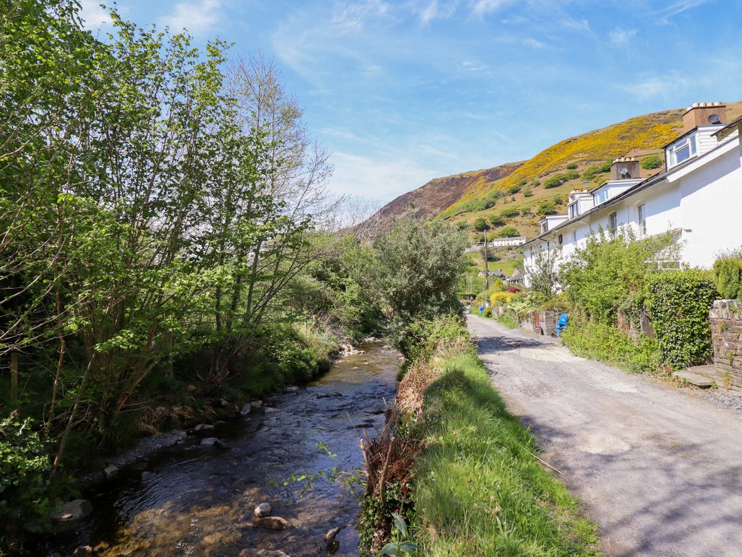Glan yr Afon