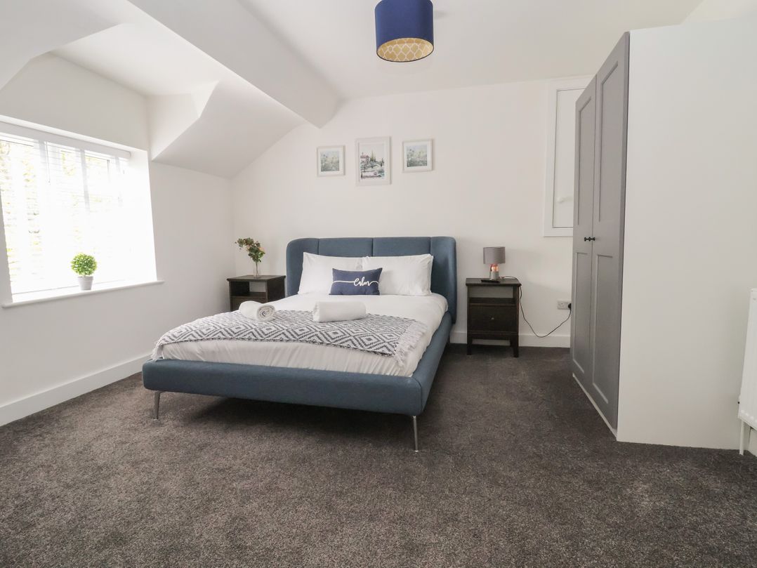 Apartment 4