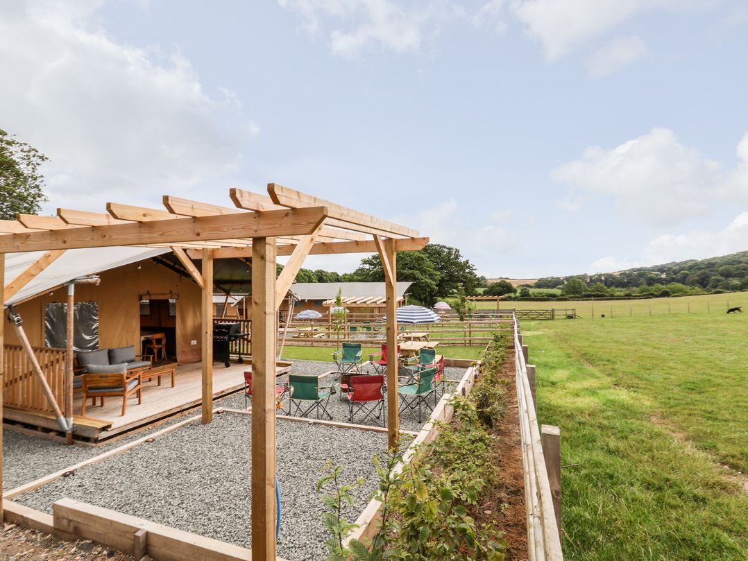 Lucky Clucky Lodge