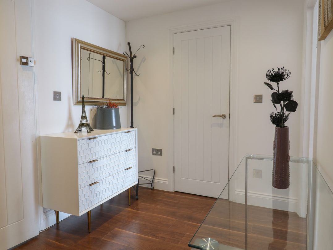 Flat 10
