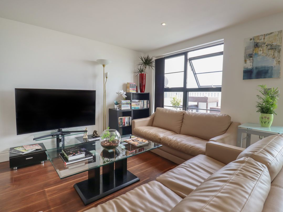 Flat 10