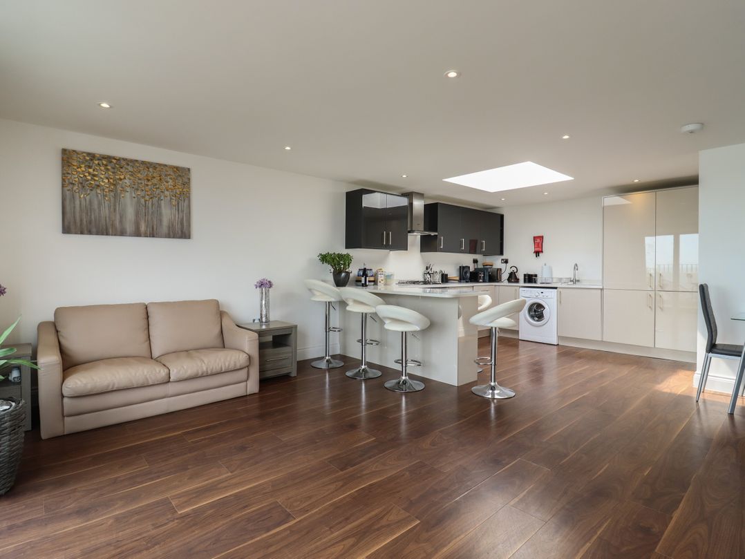Flat 10