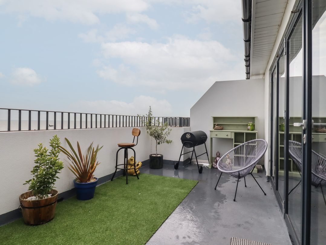 Flat 10