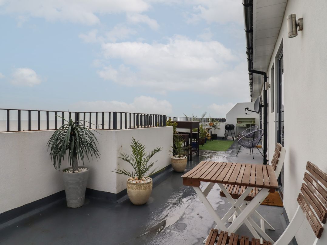 Flat 10