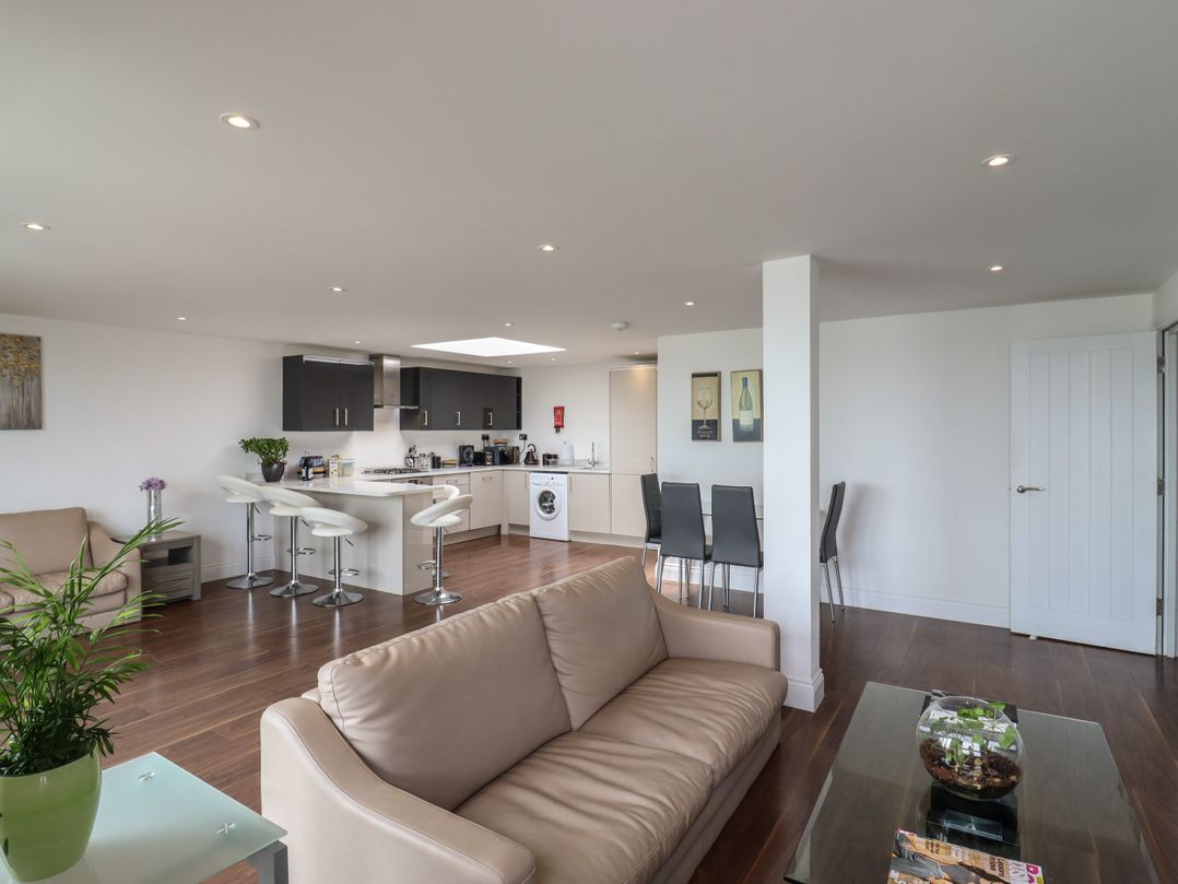 Flat 10
