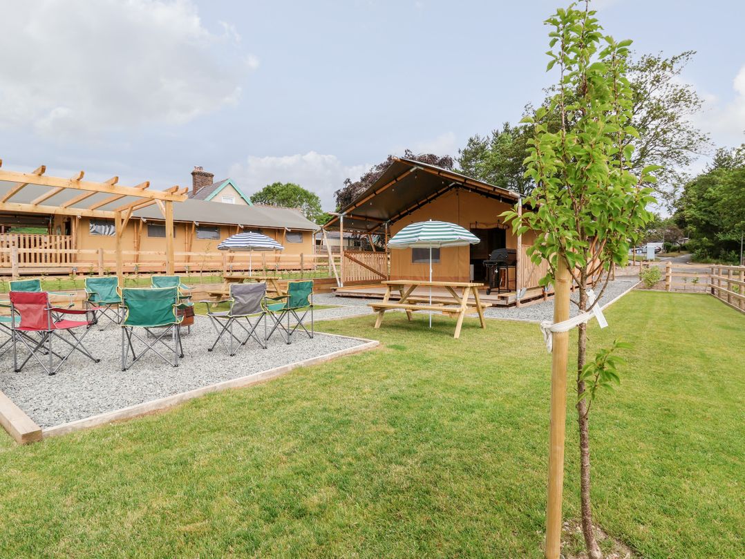 Mad Molly Lodge