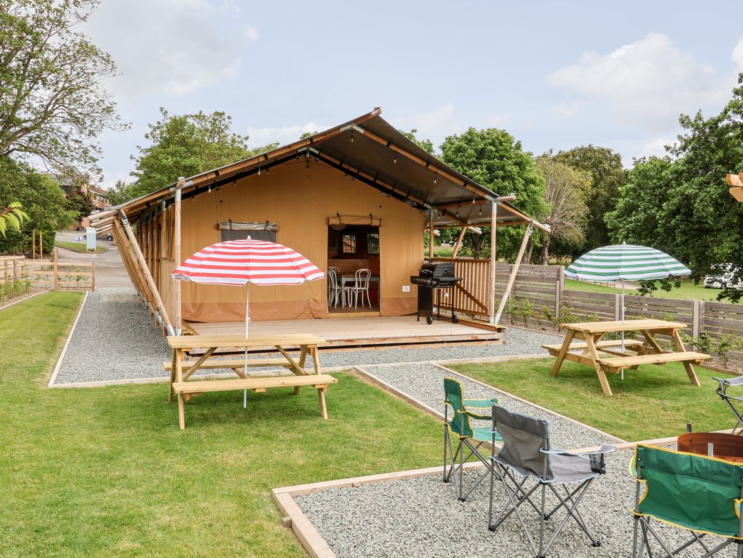 Tilly Bob Lodge