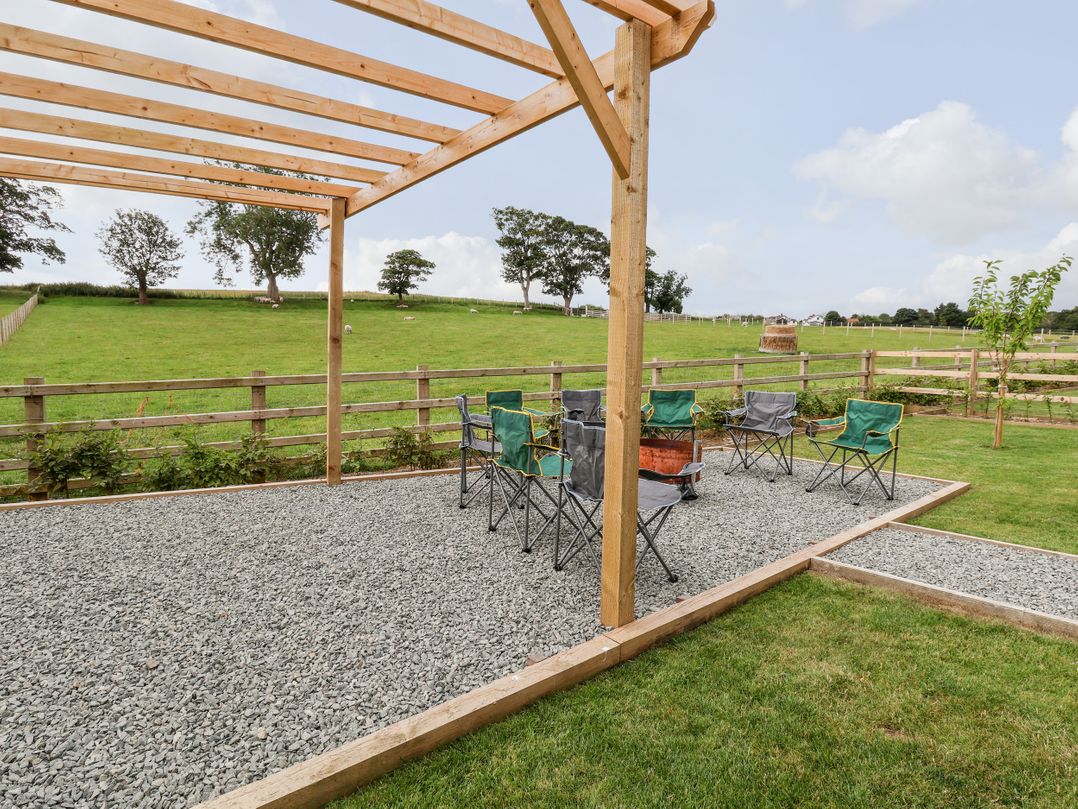 Tilly Bob Lodge