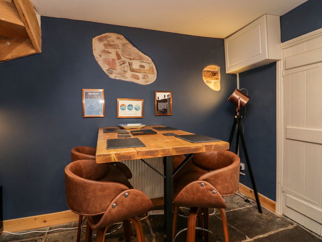 2 Whitecroft Nook