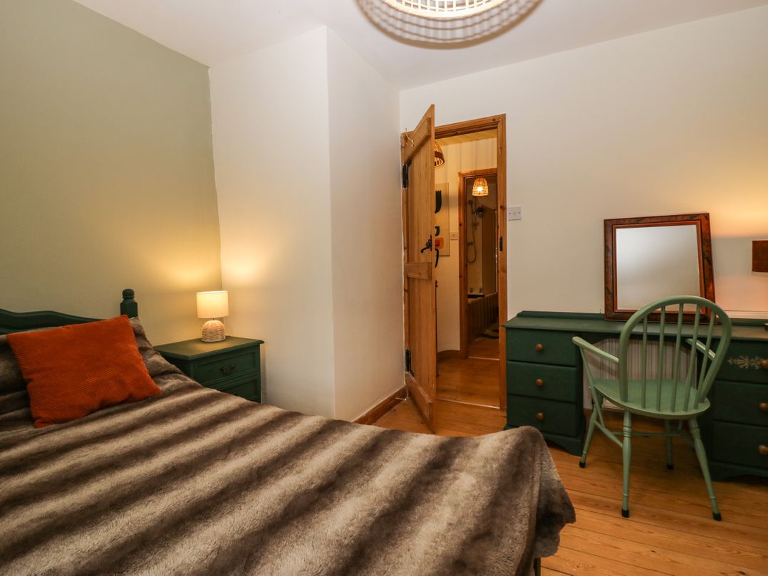 2 Whitecroft Nook
