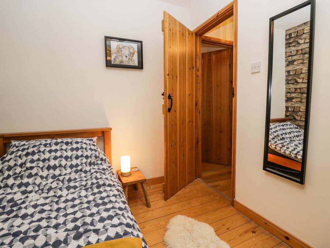 2 Whitecroft Nook