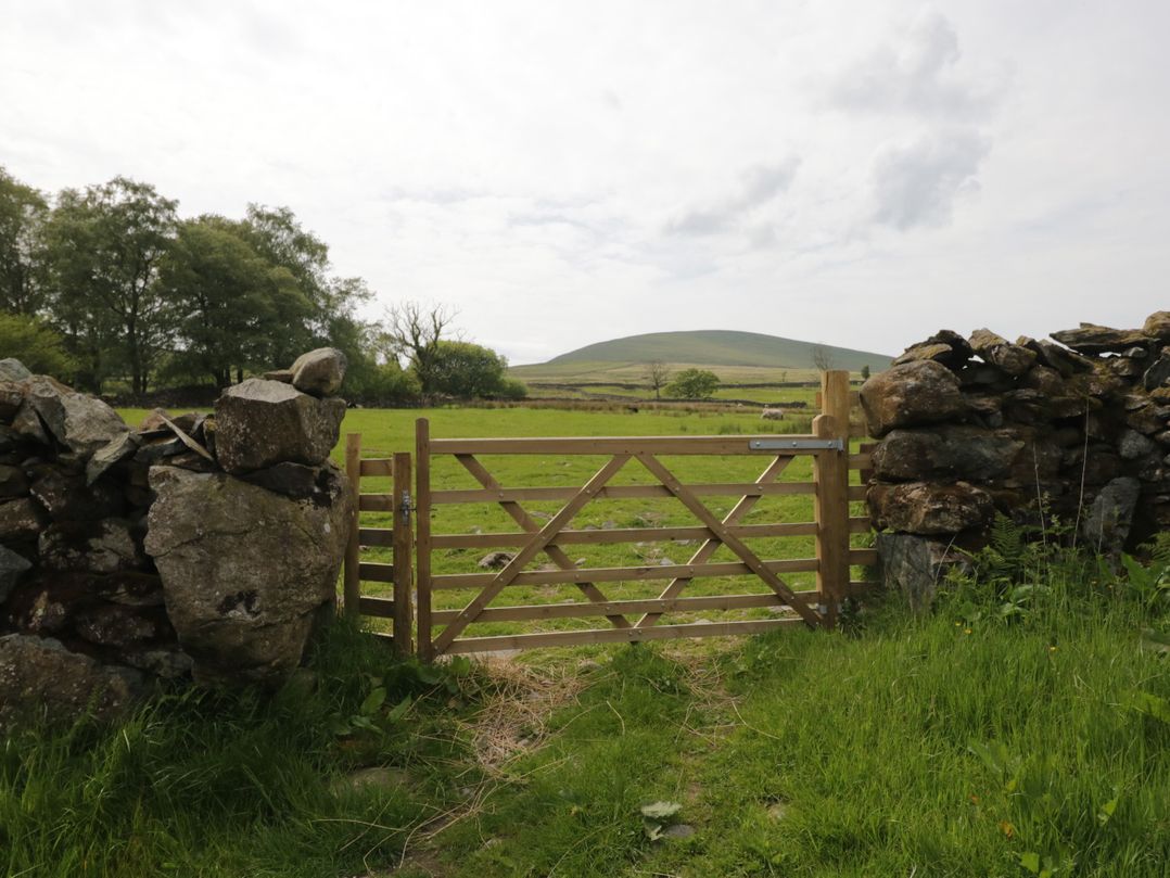 2 Whitecroft Nook