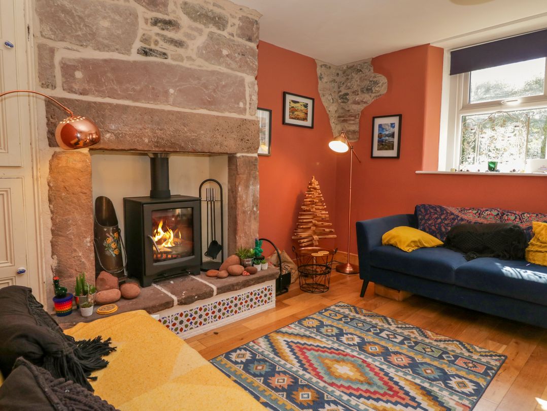 2 Whitecroft Nook