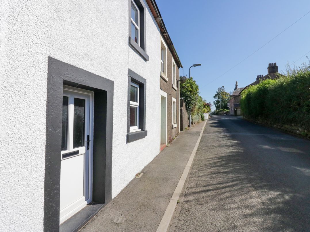 2 Whitecroft Nook