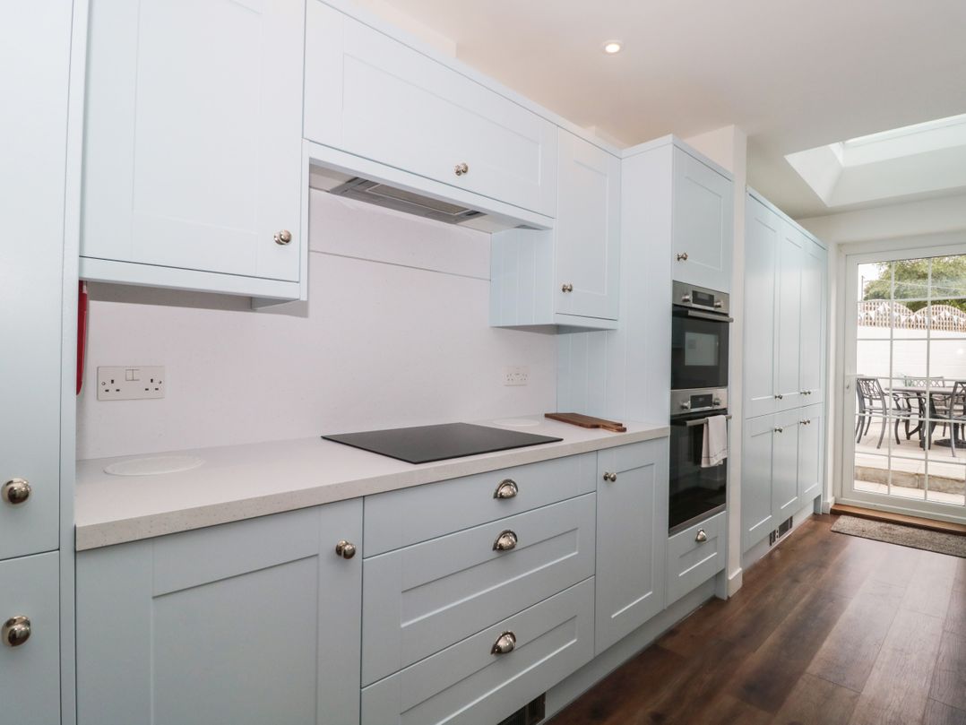 Quay Cottage - Sea View