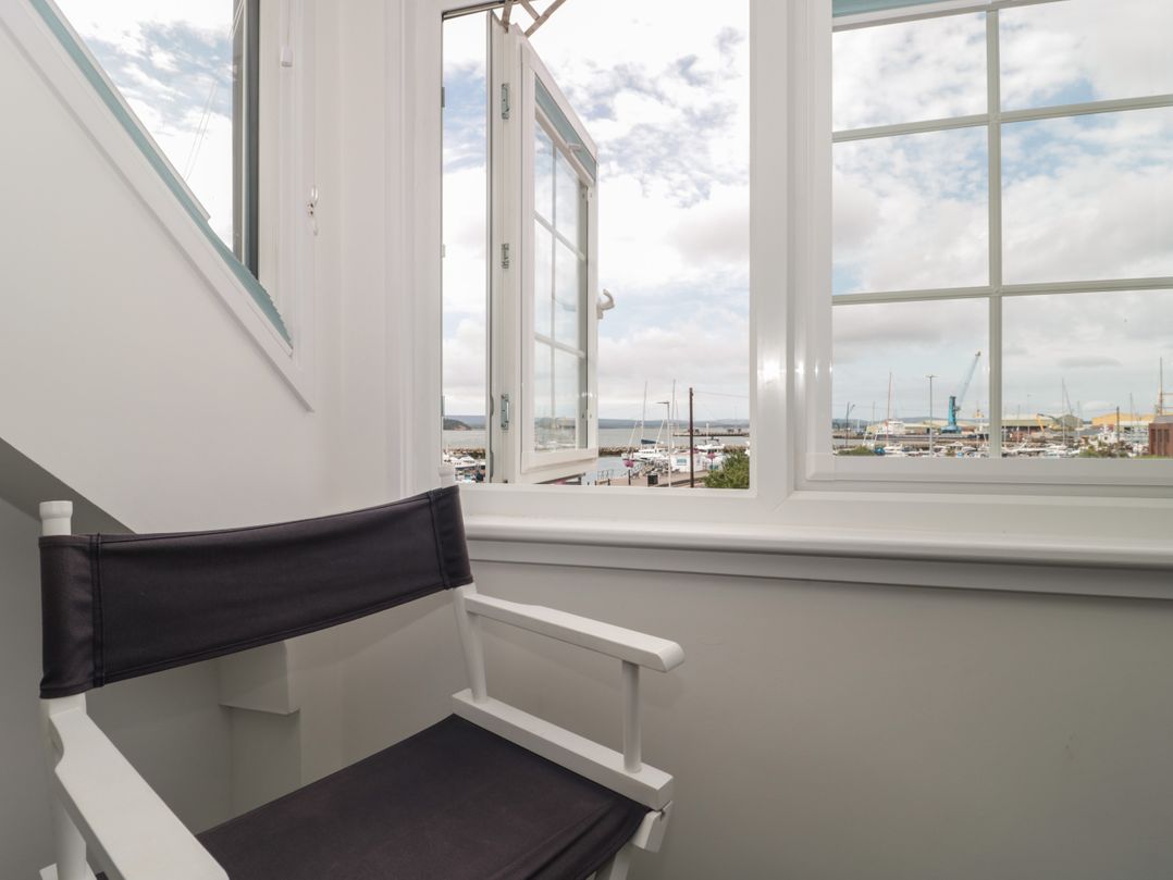 Quay Cottage - Sea View