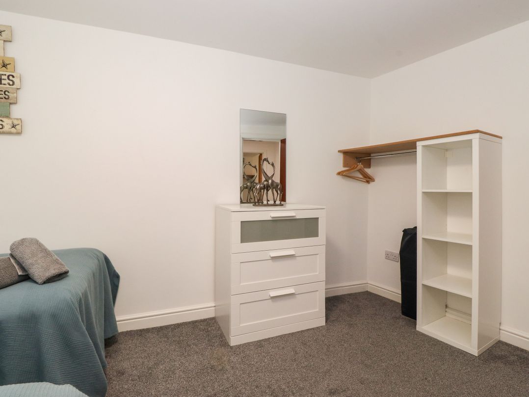 Apartment 2 @52