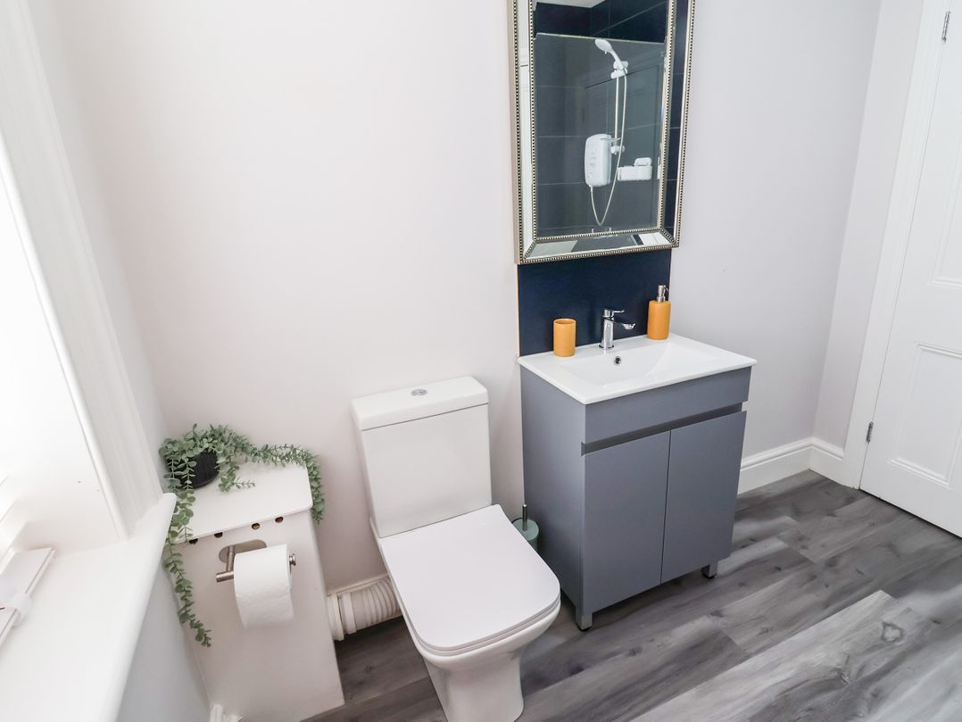 Apartment 4