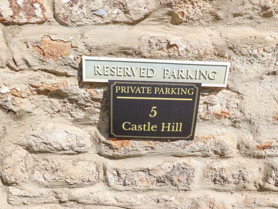 5 Castle Hill