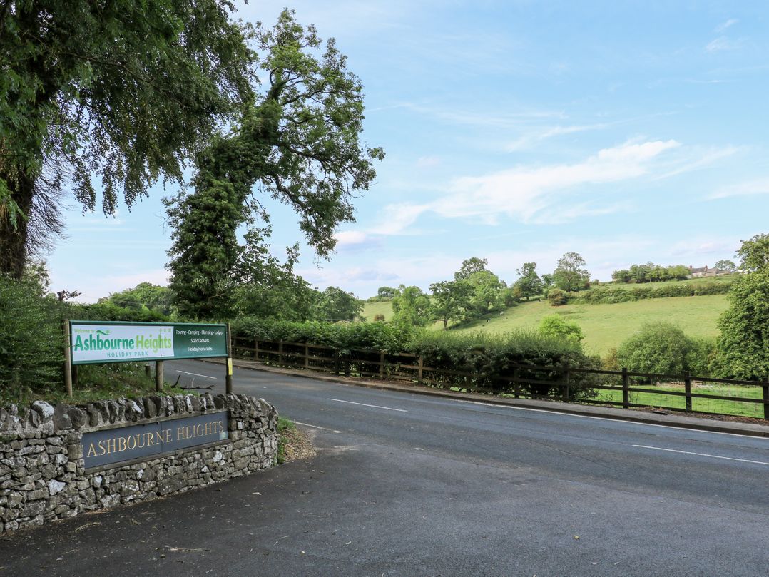 22 Washbrook Way - Ashbourne Heights