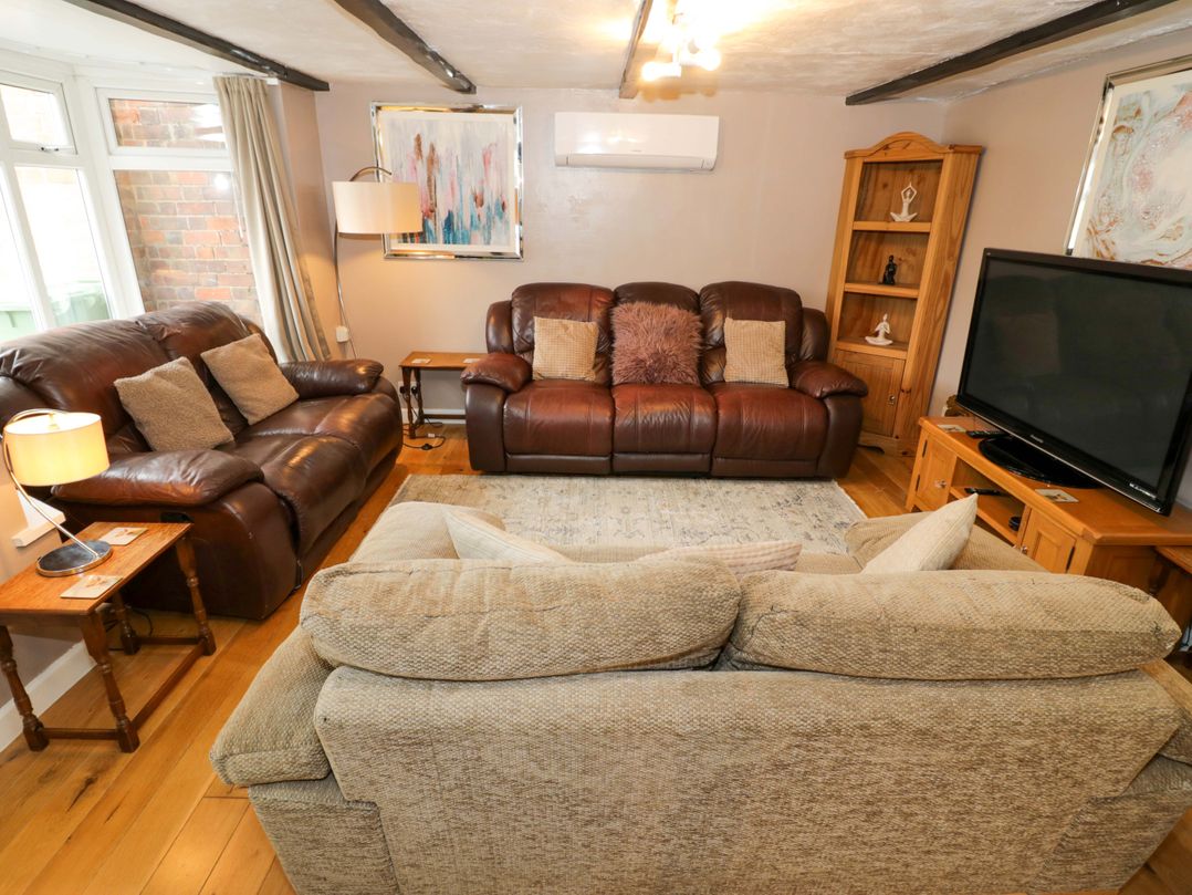Cosy Cottage in Harvington