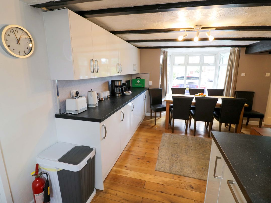Cosy Cottage in Harvington