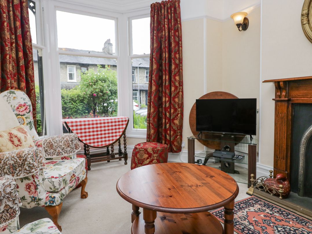 14 Castle Garth