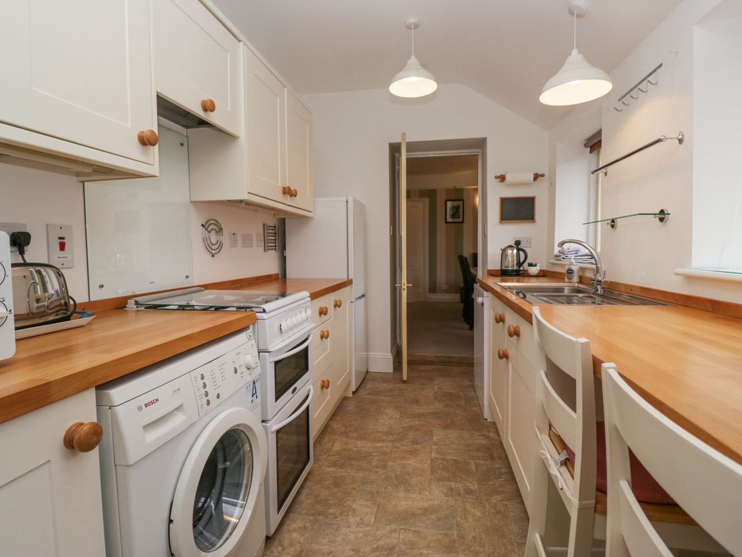 14 Castle Garth