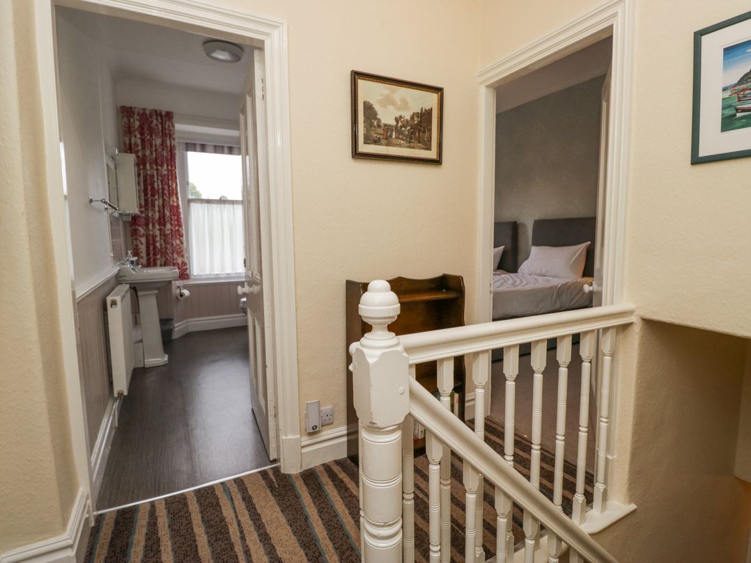 14 Castle Garth