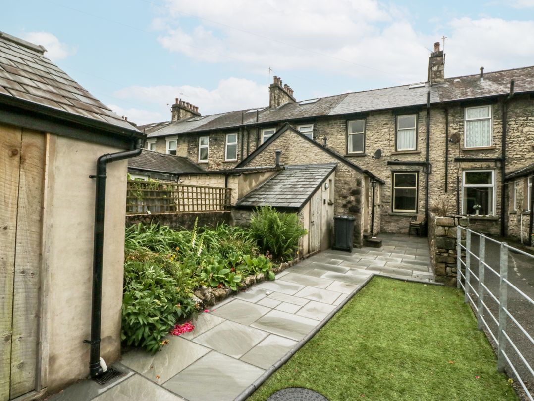 14 Castle Garth