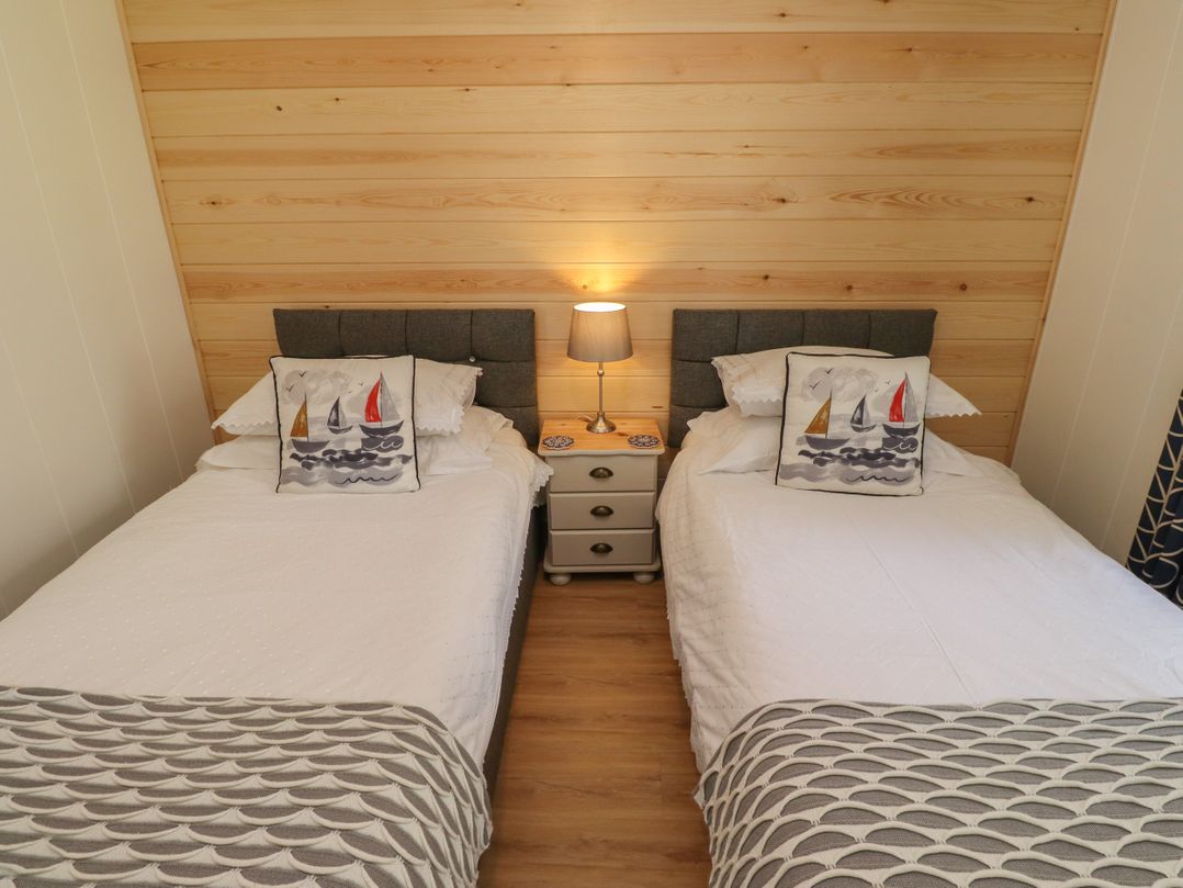 Oak Lodge