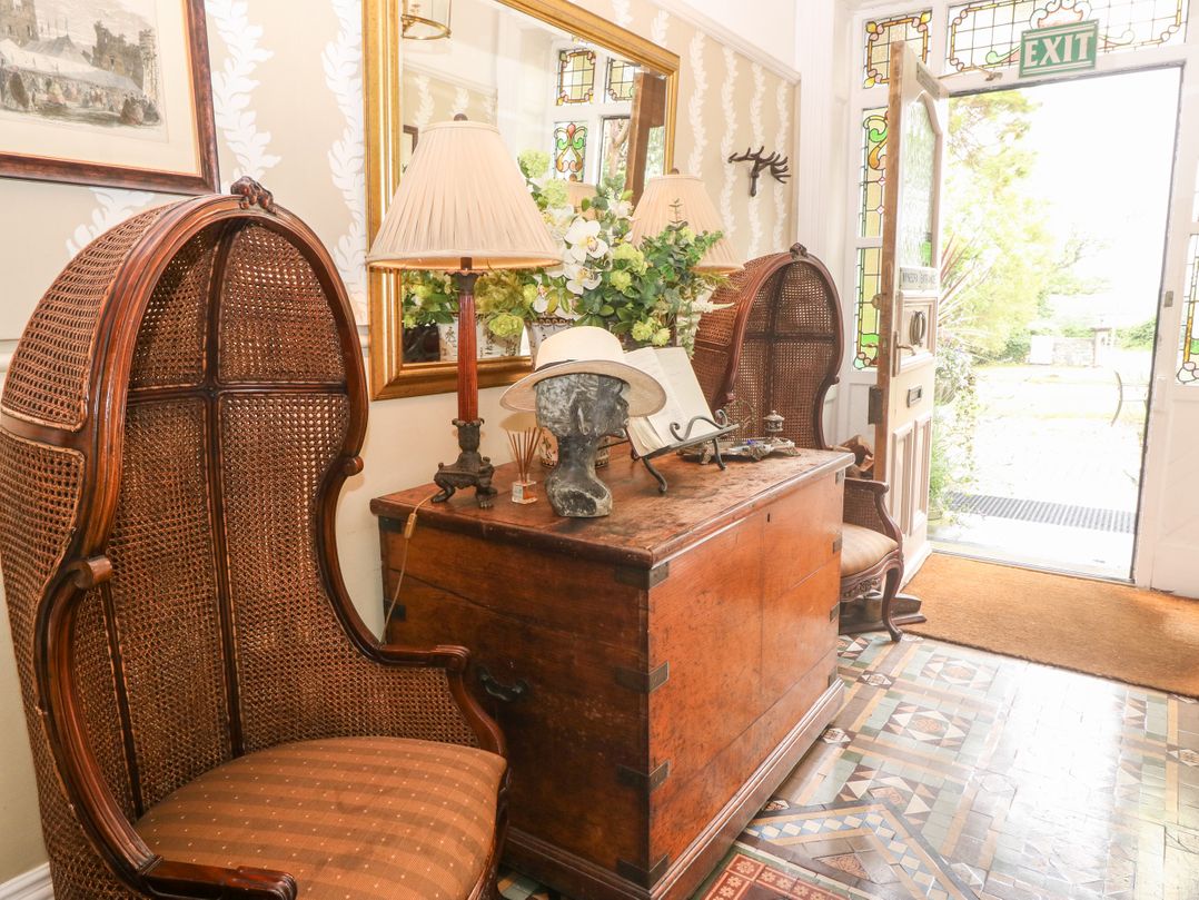 Meifod Country House