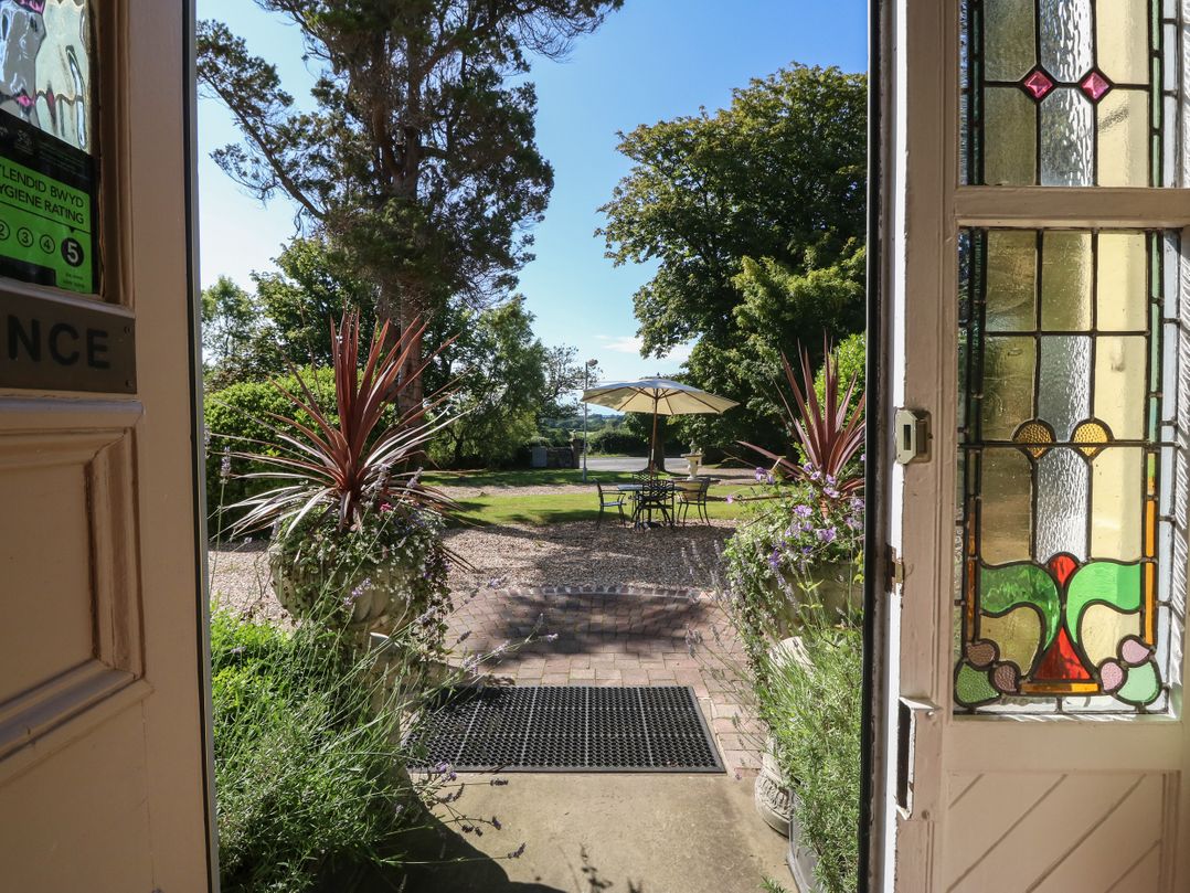 Meifod Country House