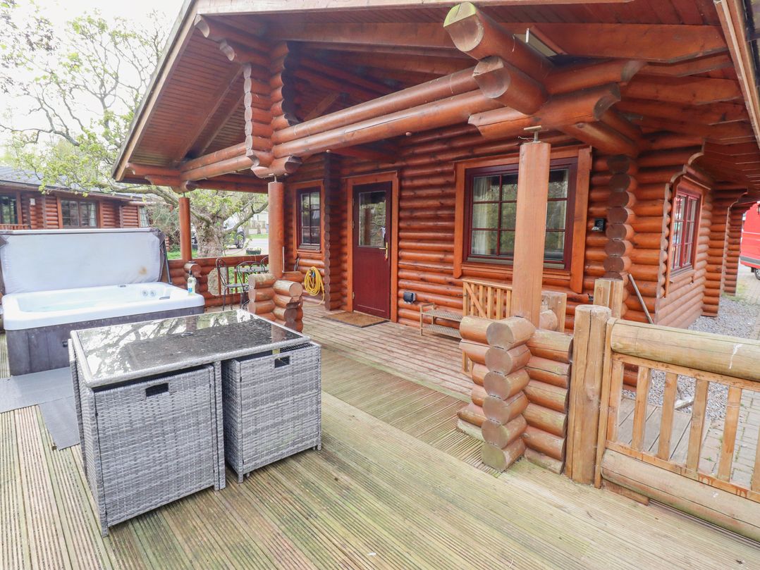 24 Lakeside Drive