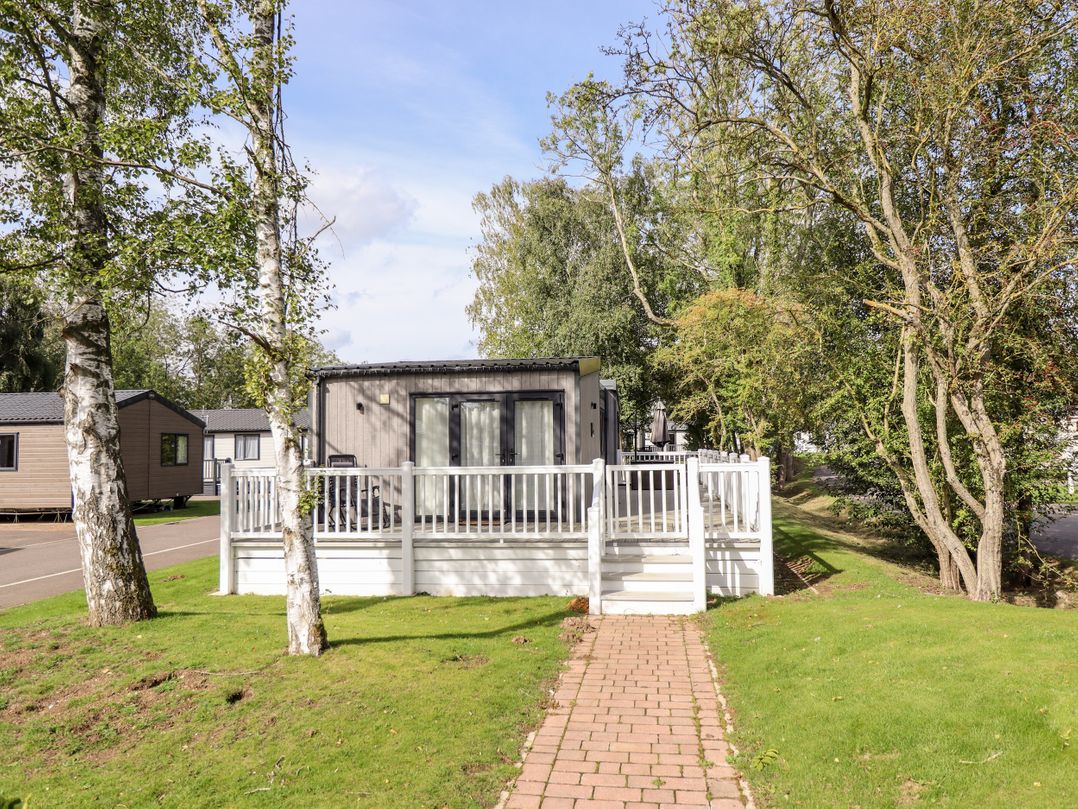 18 Woodlands Retreat