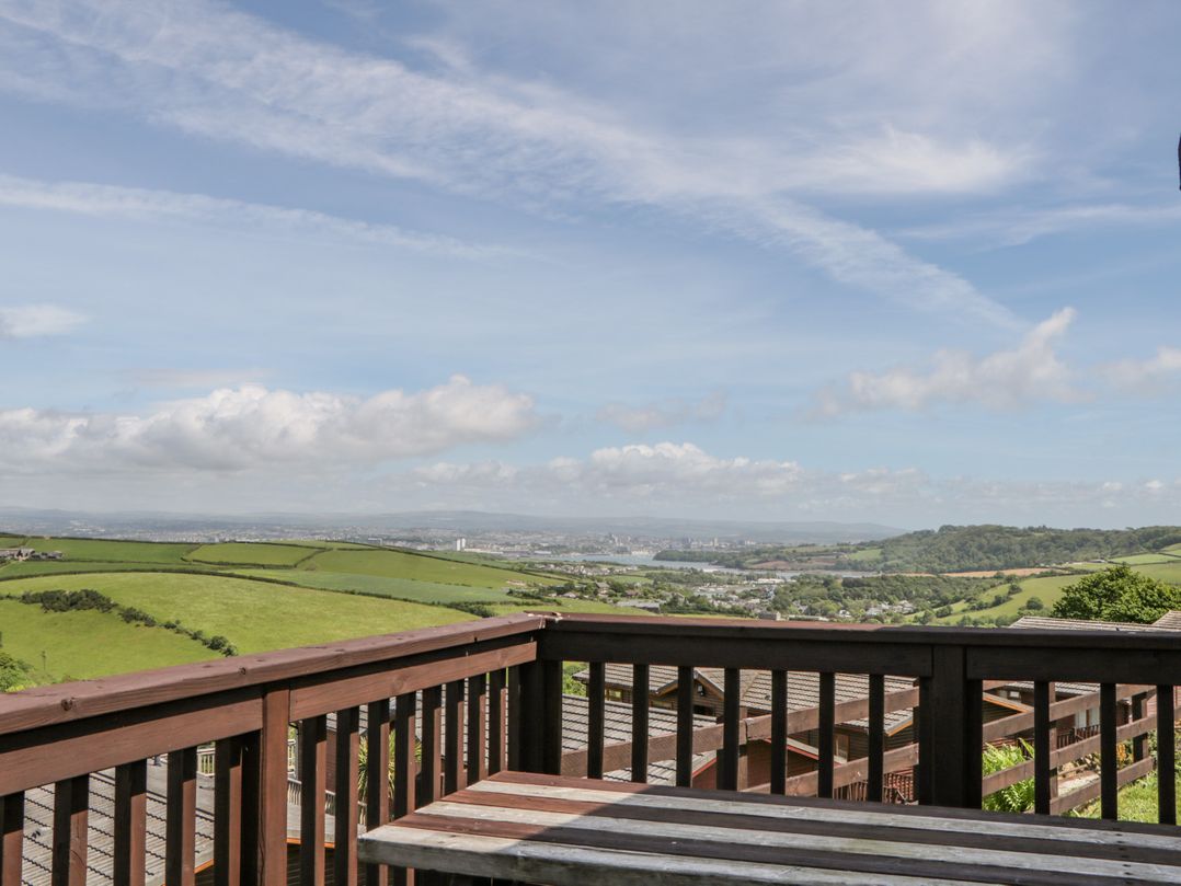 Three Views Lodge