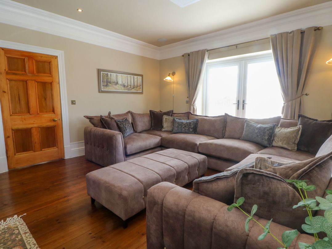 Meadow View Manor And Spa