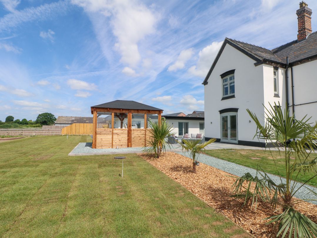 Meadow View Manor And Spa