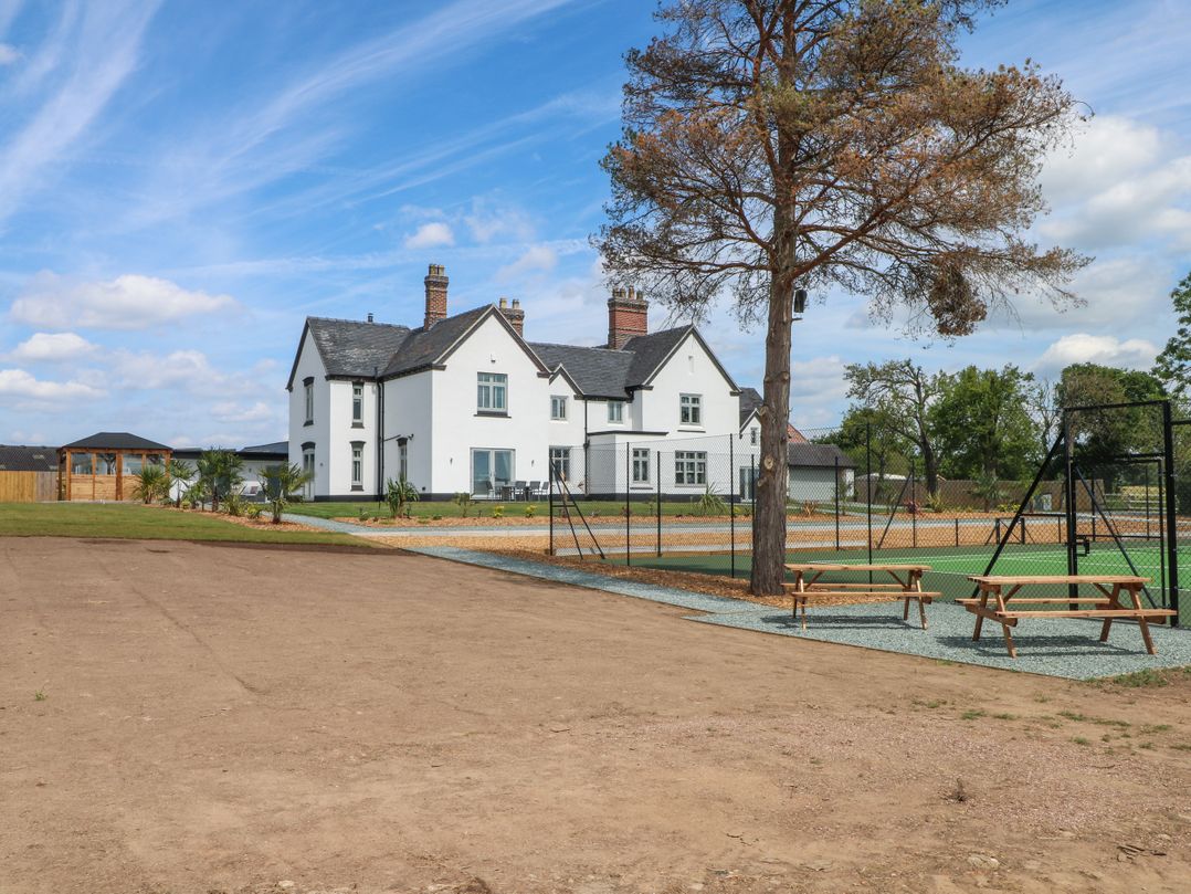 Meadow View Manor And Spa