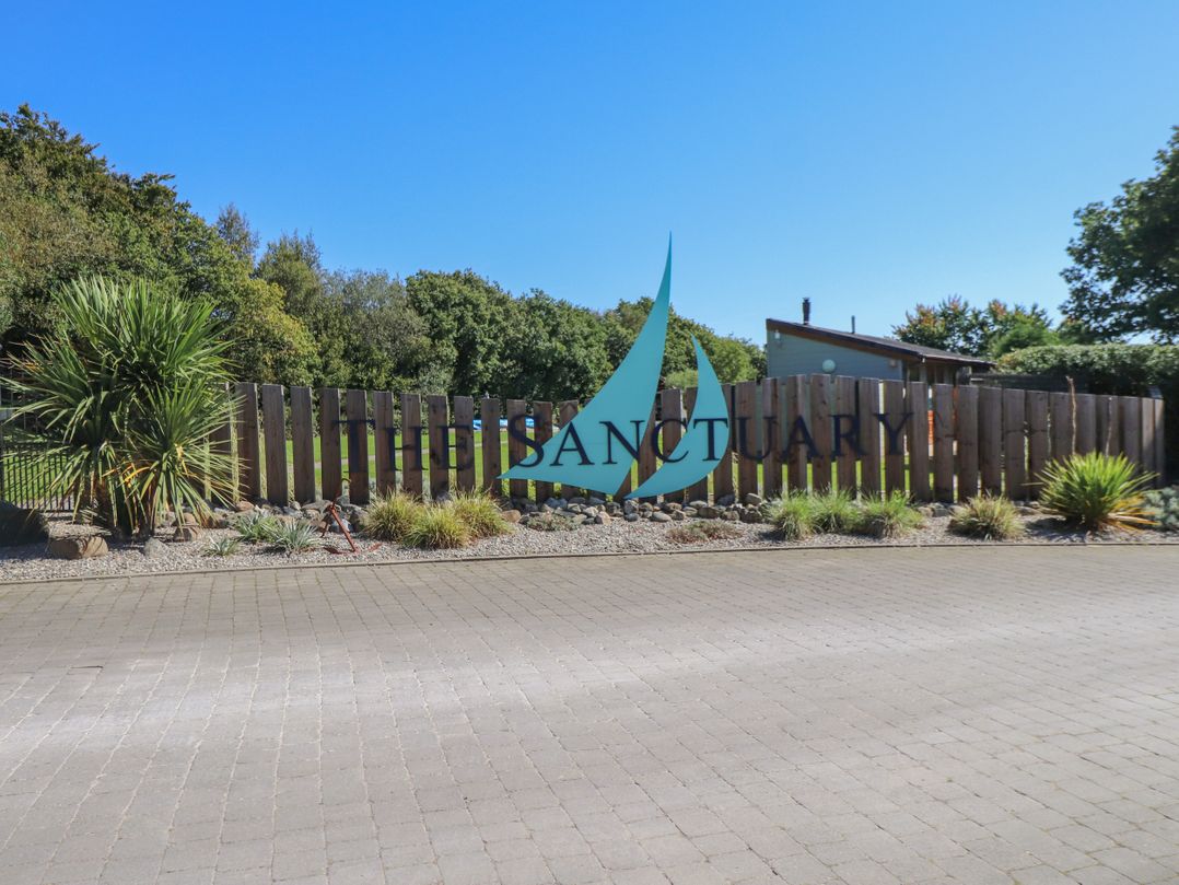 32 Sanctuary Lodge