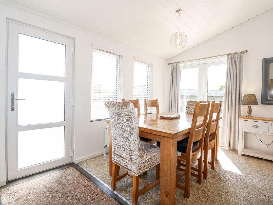 32 Sanctuary Lodge