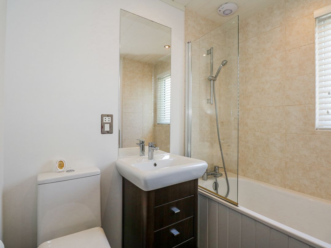 32 Sanctuary Lodge