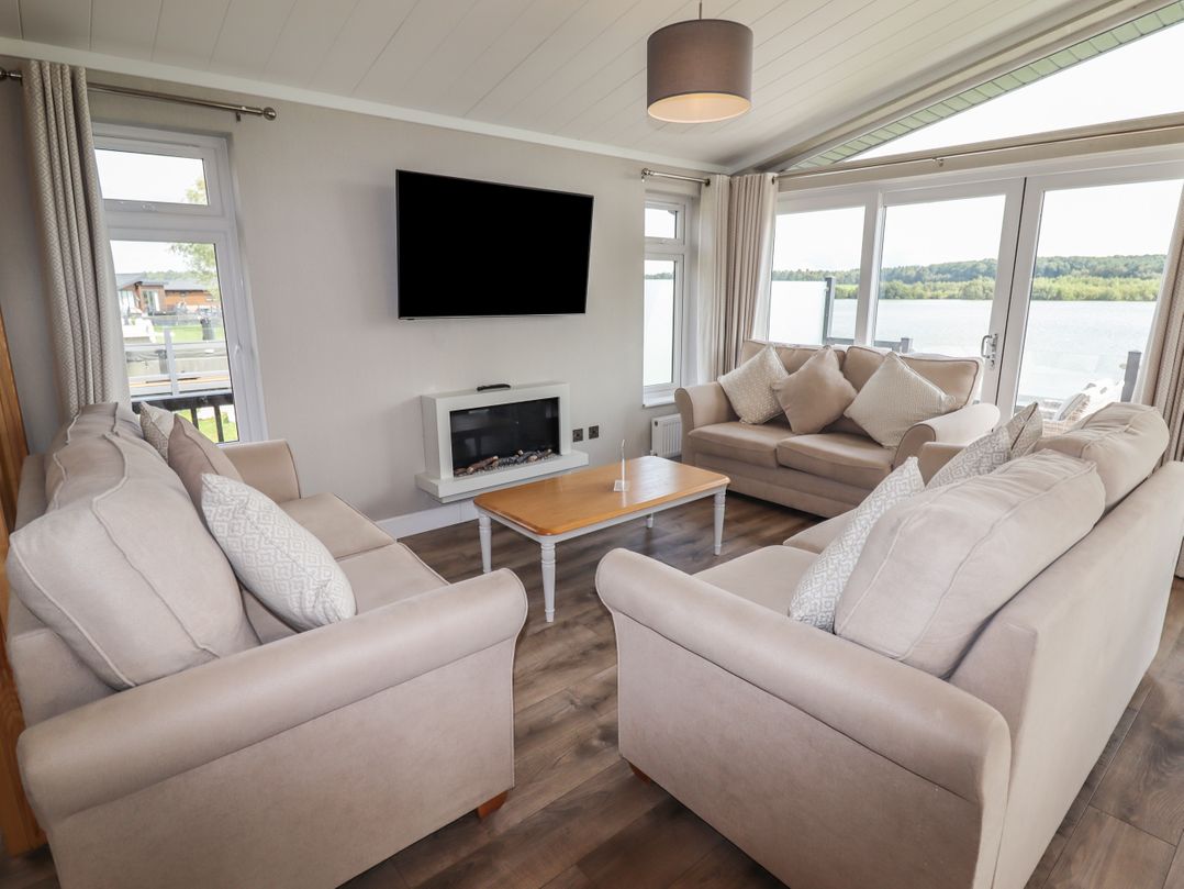 40 Delamere Point