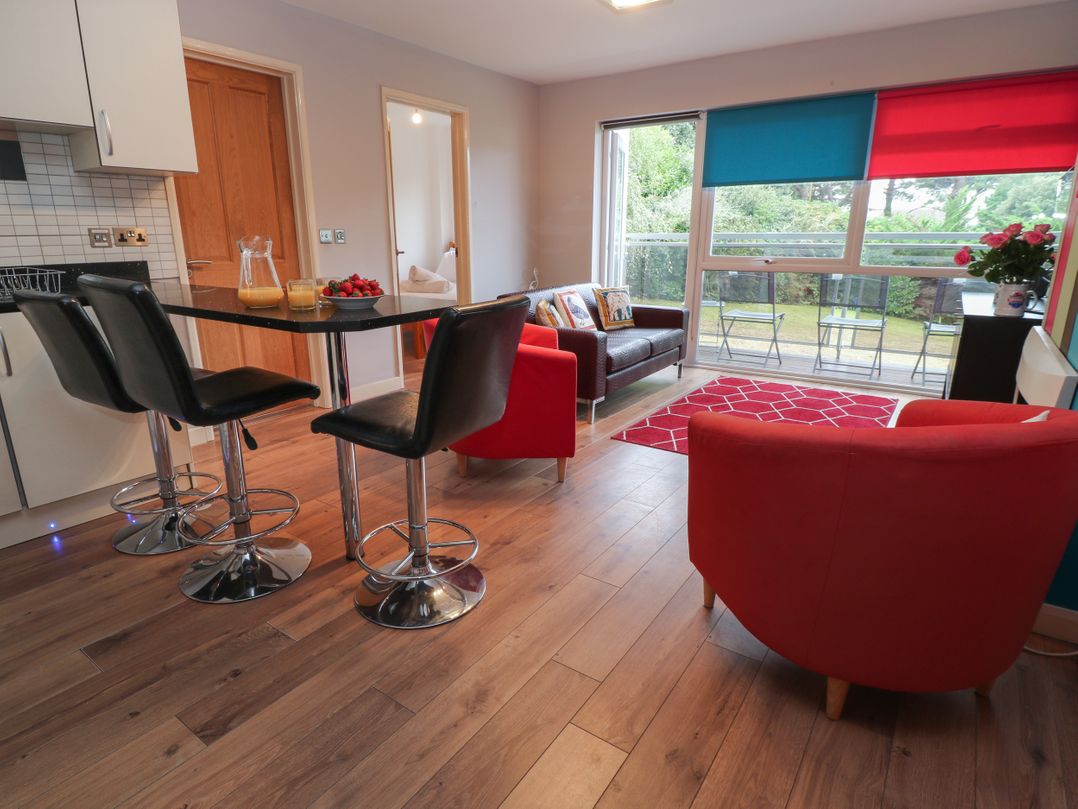 Flat 5 Fairwinds