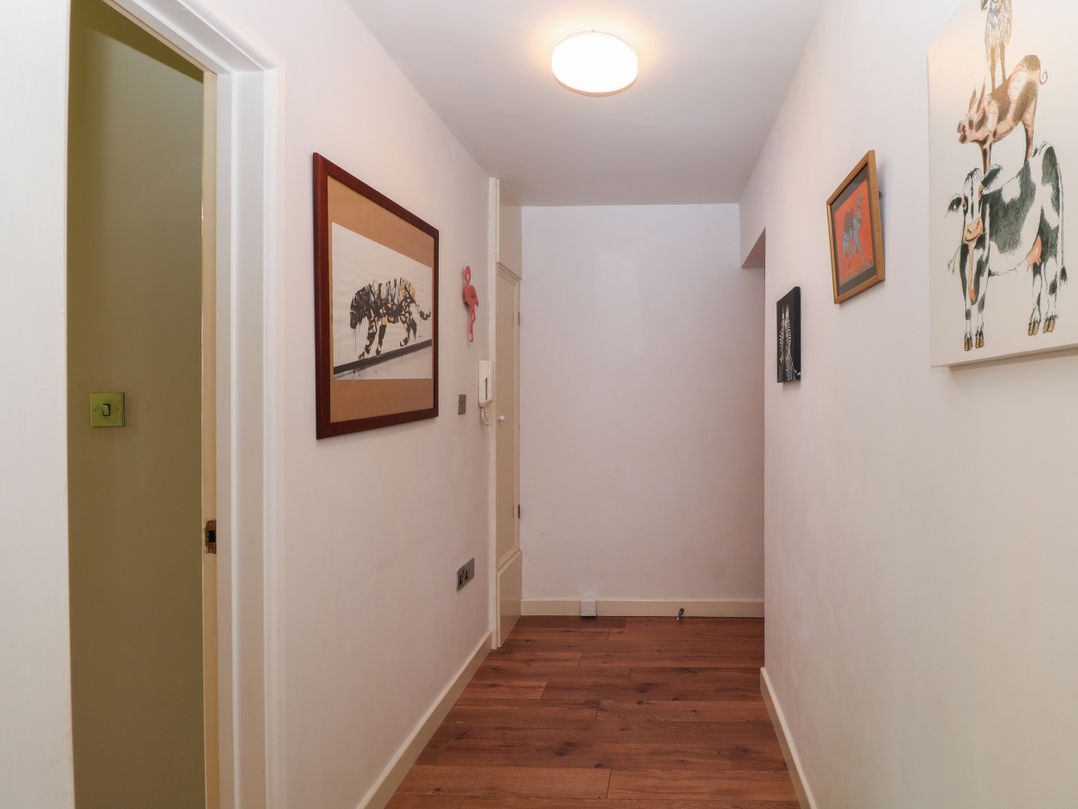 Flat 5 Fairwinds