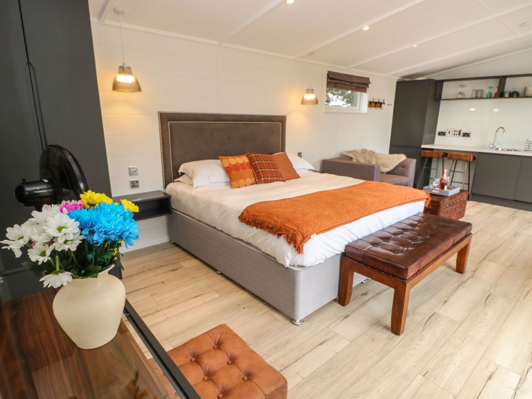 Bowes Hideaway