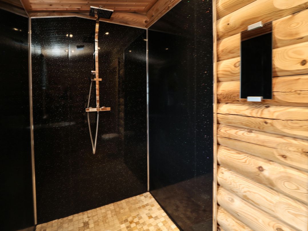Welcome Hjem Log Cabin