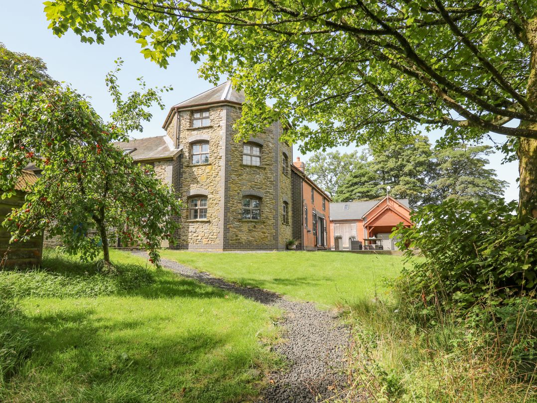 Nanthir House