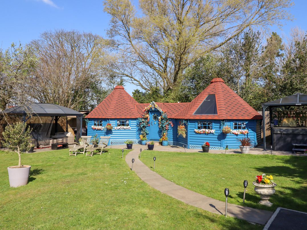 Applejacks Orchard, Holywell