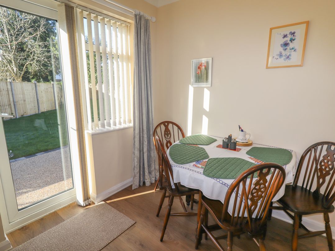 4 Venables Road